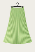 Jupe plissee vert pastel pour femme, ideale pour creer une tenue EVJF douce et harmonieuse.